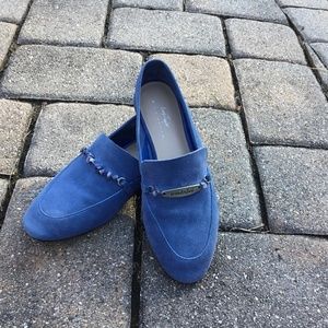 Blue suede Shoes